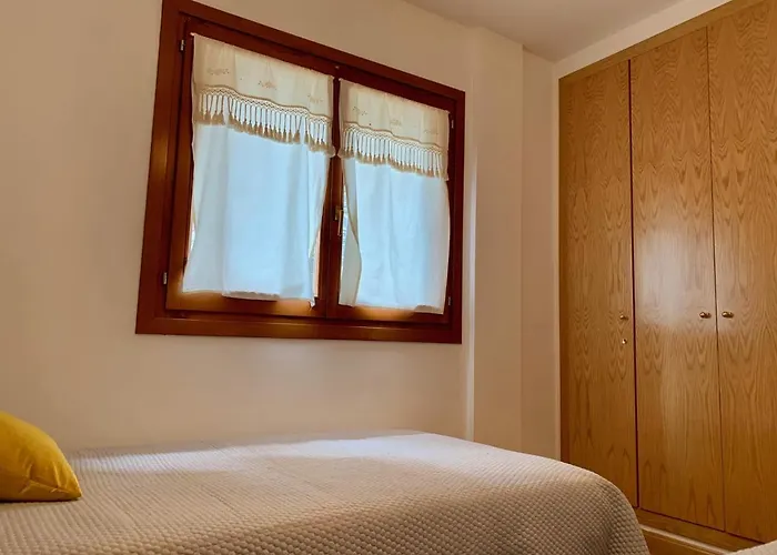 Bpirineos-albares Lägenhet