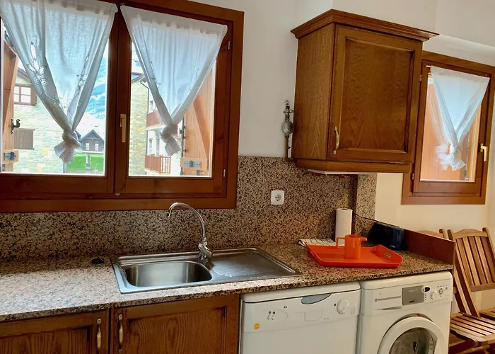 Bpirineos-albares * Benasque