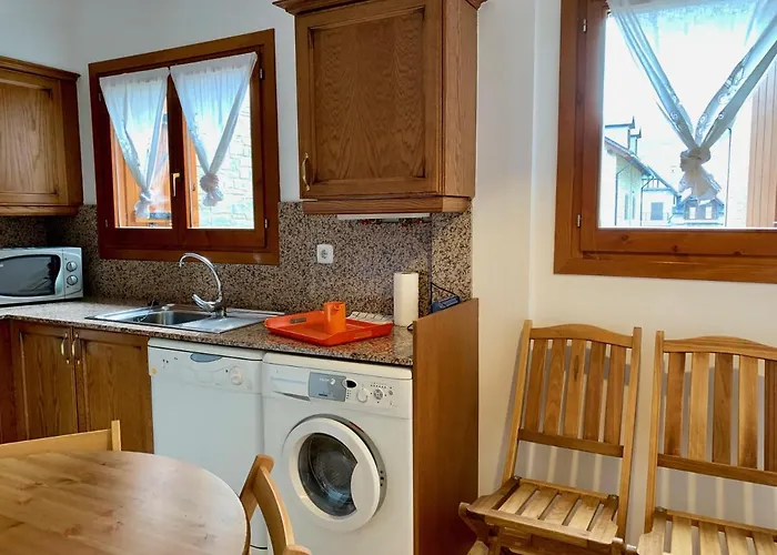 Bpirineos-albares Lägenhet